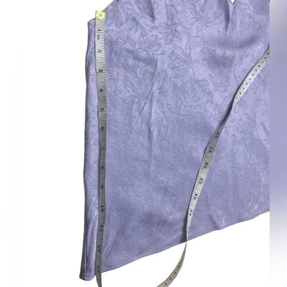 Victoria’s Secret - Open back satin cami - Picture 10 of 11